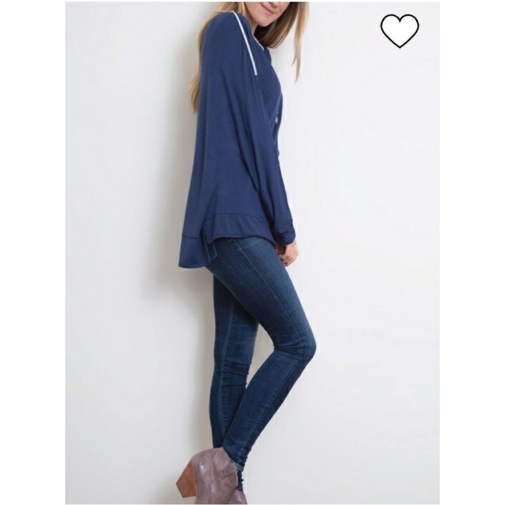 Simply Noelle SHOULDER ZIP TOP - Picture 3 of 15
